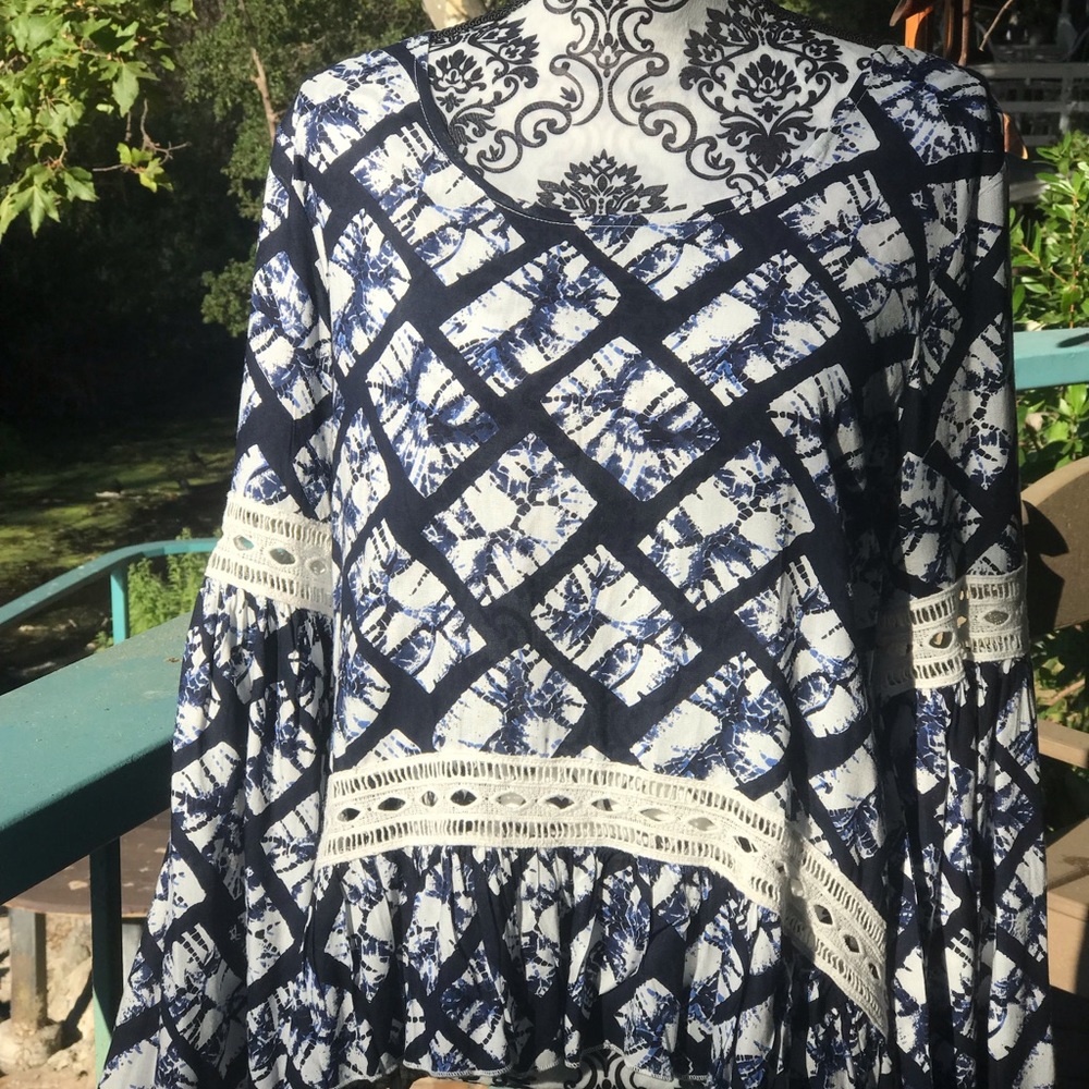 Blouse - Picture 2 of 4